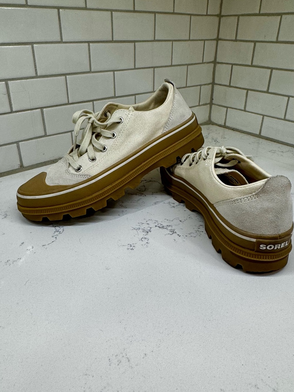 Sorel Caribou Mule Canvas Sneakers Tan Gum Sole Men's 8.5 /Women's 10